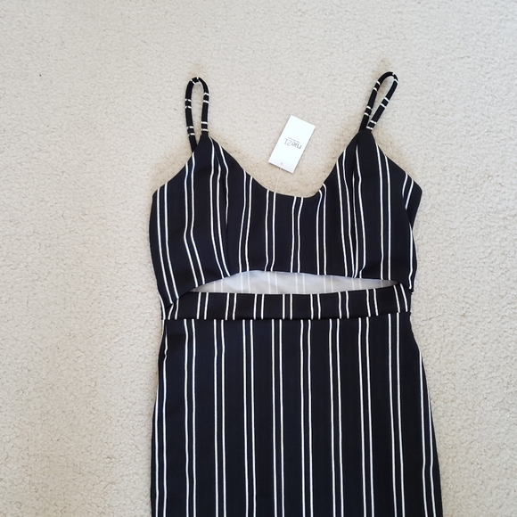 Cutout Dress - Picture 2 of 3